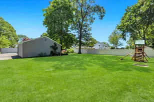 120 Smithtown Polk Blvd, Centereach, NY 11720 - Photo 35