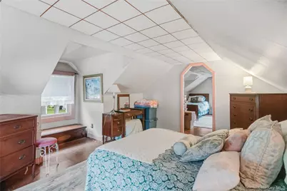 19 Roy Avenue, West Islip, NY 11795 - Photo 17