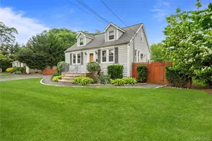 19 Roy Ave, West Islip, NY 11795 - Photo 3