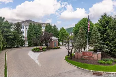 811 Regency Drive #802, Fishkill, NY 12524 - Photo 3