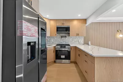 147-72 Huxley Street, Rosedale, NY 11432 - Photo 3