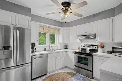75 S Randolph Avenue, Poughkeepsie, NY 12601 - Photo 9