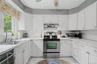 75 S Randolph Avenue, Poughkeepsie, NY 12601 - Photo 7