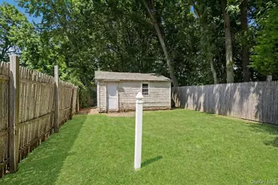 60 Kenneth Avenue, Huntington, NY 11743 - Photo 15