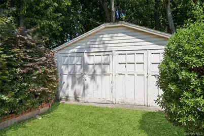60 Kenneth Avenue, Huntington, NY 11743 - Photo 13