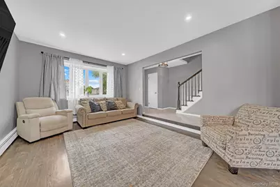 9 Nassau Avenue, West Babylon, NY 11704 - Photo 9