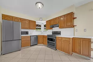 9 Nassau Ave, West Babylon, NY 11704 - Photo 3