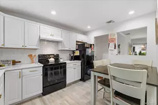 42 Larry Dr, Commack, NY 11725 - Photo 9