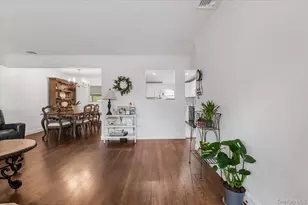 42 Larry Dr, Commack, NY 11725 - Photo 17