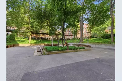 290 W 232nd Street #11E, Bronx, NY 10463 - Photo 3