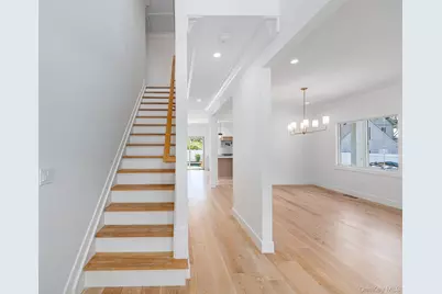405 S Oakwood Drive, Laurel, NY 11948 - Photo 5