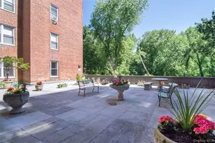 1111 Midland Ave, Bronxville, NY 10708 - Photo 15