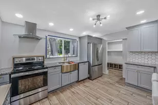 100 Patchogue-Holbrook Rd, Ronkonkoma, NY 11779 - Photo 7