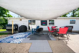 100 Patchogue-Holbrook Rd, Ronkonkoma, NY 11779 - Photo 31