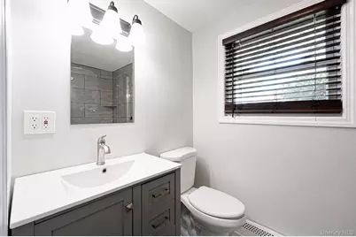 100 Patchogue Holbrook Road, Ronkonkoma, NY 11779 - Photo 21