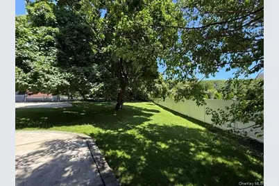 467 Hempstead Avenue, Rockville Centre, NY 11570 - Photo 23