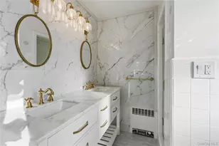 467 Hempstead Ave, Rockville Centre, NY 11570 - Photo 15