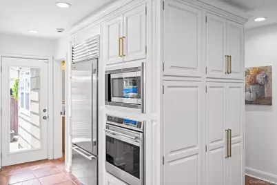 467 Hempstead Avenue, Rockville Centre, NY 11570 - Photo 9