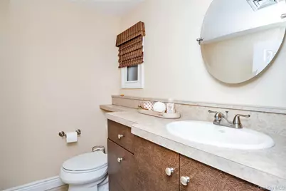 27 Coronet Lane, Plainview, NY 11803 - Photo 23