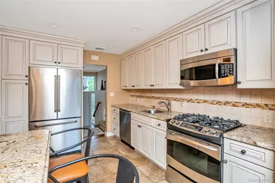 27 Coronet Lane, Plainview, NY 11803 - Photo 11