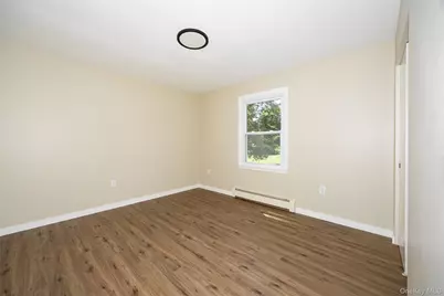 18 Cream Street, Hyde Park, NY 12538 - Photo 9