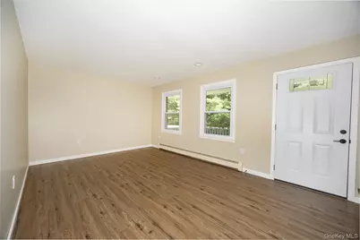 18 Cream Street, Hyde Park, NY 12538 - Photo 7