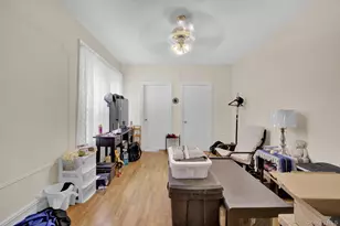 70-29 68 Th Pl, Glendale, NY 11385 - Photo 21