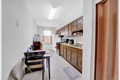 70-29 68 Th Place, Glendale, NY 11385 - Photo 13