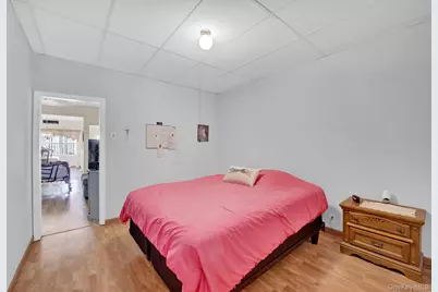 70-29 68 Th Place, Glendale, NY 11385 - Photo 11