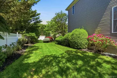 15 Boxwood Lane, Farmingdale, NY 11735 - Photo 37