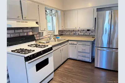 5 Robin Road, Selden, NY 11784 - Photo 5