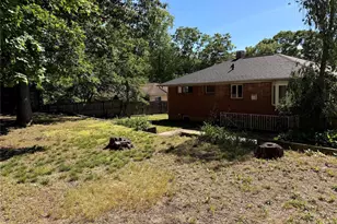 5 Robin Rd, Selden, NY 11784 - Photo 17