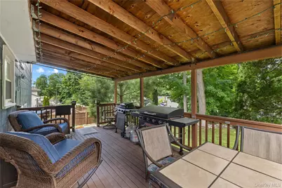 24 Maplewood Boulevard, Suffern, NY 10901 - Photo 13