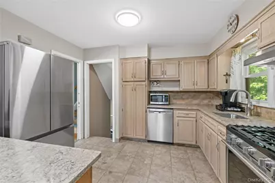 24 Maplewood Boulevard, Suffern, NY 10901 - Photo 9