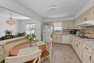 54 Acapulco St, Atlantic Beach, NY 11509 - Photo 15