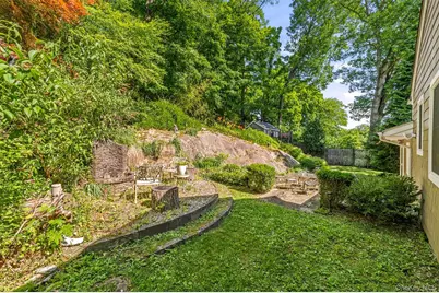 12 Overlook Road N, White Plains, NY 10603 - Photo 33