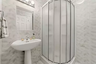 12 Overlook Road N, White Plains, NY 10603 - Photo 15