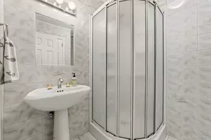 12 Overlook Rd N, White Plains, NY 10603 - Photo 15