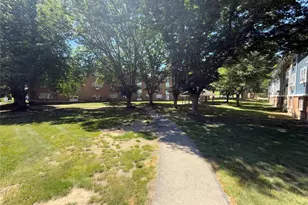 1003 Barclay Manor, Newburgh, NY 12550 - Photo 17