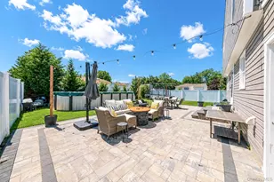 135 Texas St, Lindenhurst, NY 11757 - Photo 23