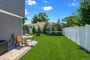 135 Texas St, Lindenhurst, NY 11757 - Photo 25