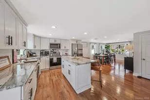135 Texas St, Lindenhurst, NY 11757 - Photo 7