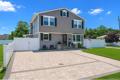 135 Texas Street, Lindenhurst, NY 11757 - Photo 1