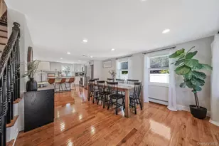 135 Texas St, Lindenhurst, NY 11757 - Photo 5
