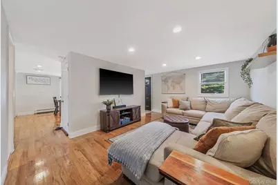 135 Texas Street, Lindenhurst, NY 11757 - Photo 11