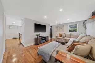 135 Texas St, Lindenhurst, NY 11757 - Photo 11