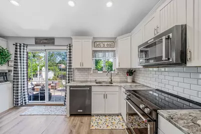 5 Megan Court, Bellport, NY 11713 - Photo 5