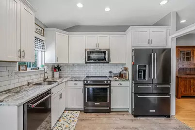 5 Megan Court, Bellport, NY 11713 - Photo 7