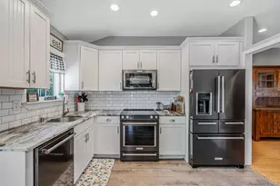 5 Megan Ct, Bellport, NY 11713 - Photo 7