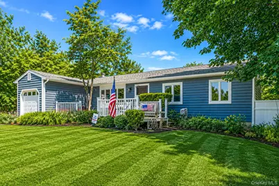5 Megan Court, Bellport, NY 11713 - Photo 25